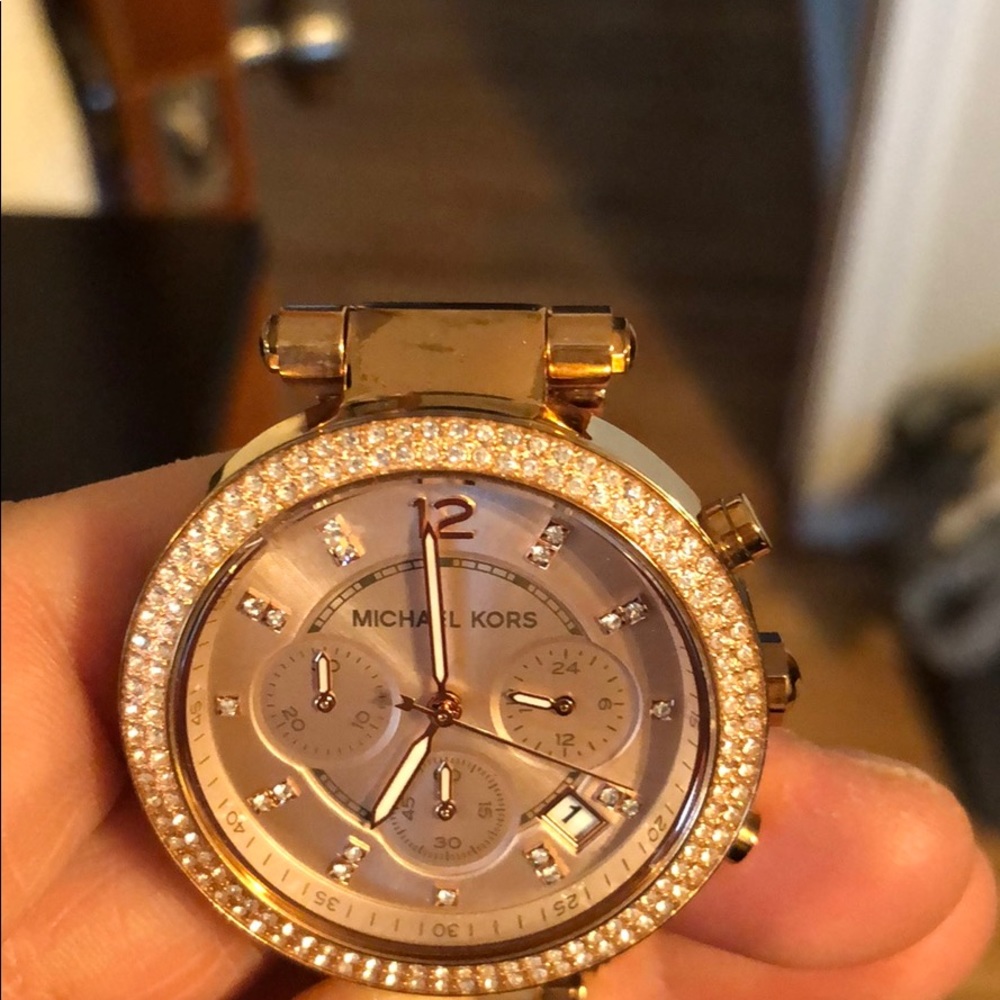 Michael Kors rose gold watch - Picture 2 of 3
